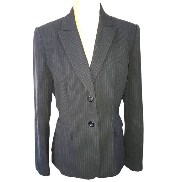 Tahari Charcoal Gray White Pinstriped Blazer Pants Suit 2pc Set Size 10 - Picture 2 of 7